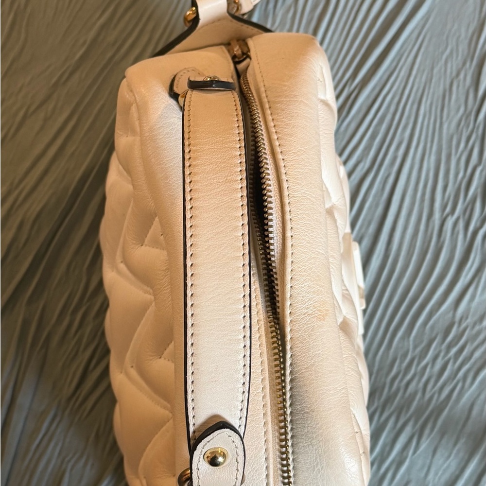 Valentino Cream Quilted Logo Crossbody Bag - Picture 4 of 6